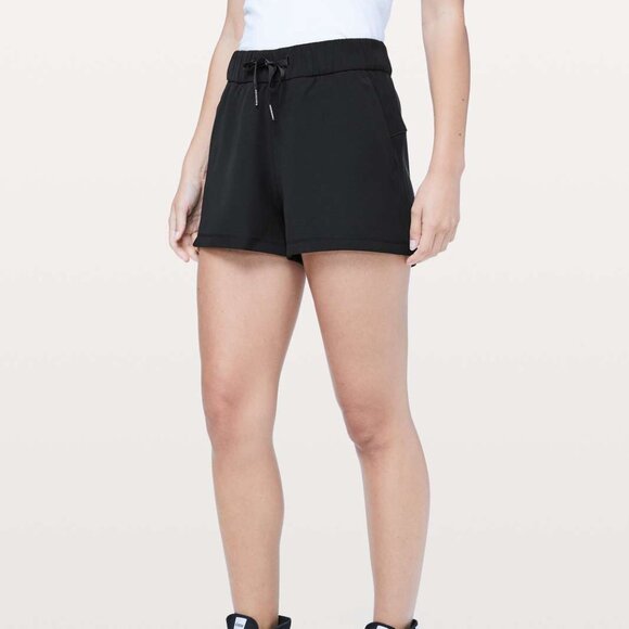 Lululemon On the Fly Short Woven 2.5" Black - Picture 1 of 3